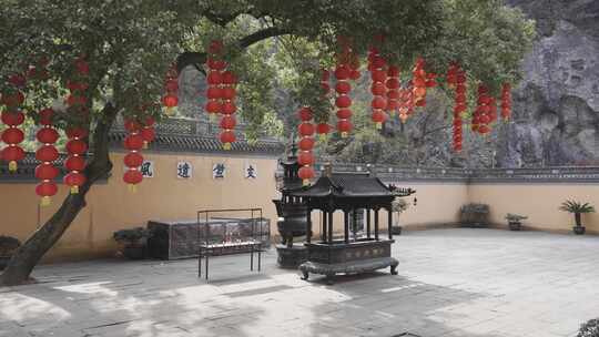 新昌大佛寺 寺庙里的香炉视频素材模板下载