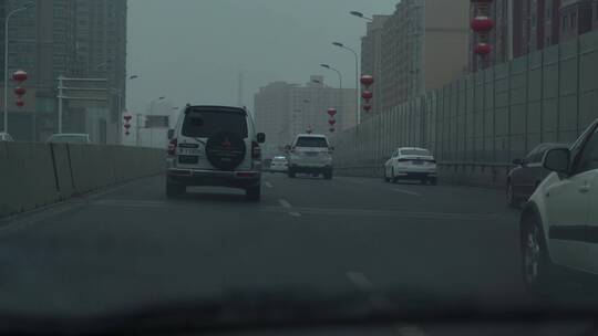 新疆公路驾驶汽车视频素材模板下载