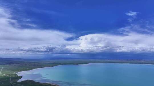 航拍青海湖美景