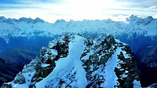 合集飞跃雪山景观