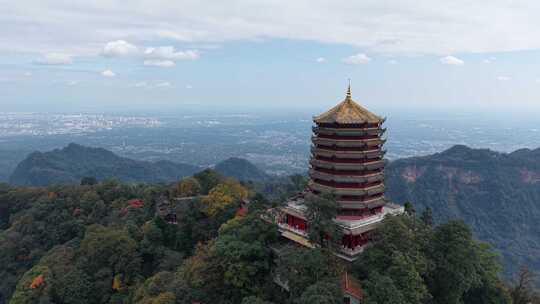 青城山前山山顶老君阁全貌