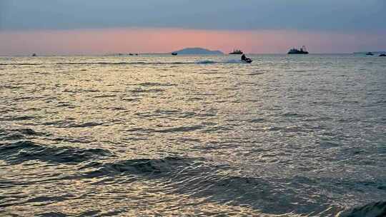 海南三亚椰梦长廊傍晚沙滩夕阳海浪
