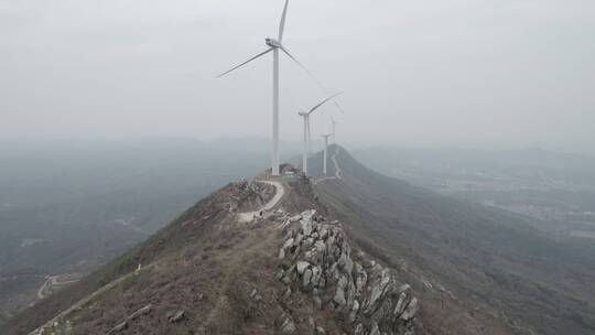 航拍湖南衡东鸡公岩自然风光风力发电机