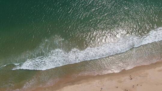 航拍海边海浪