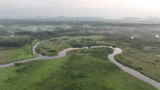 航拍大兴安岭扎敦河湿地晨雾风景