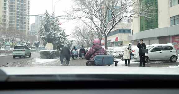 冬天行车 冬天开车 恶劣天气 雨雪天气