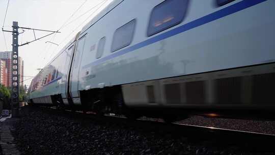 行驶中的高铁列车中国铁路和谐号铁路