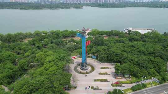 航拍安徽蚌埠龙子湖公园中国南北分界标志