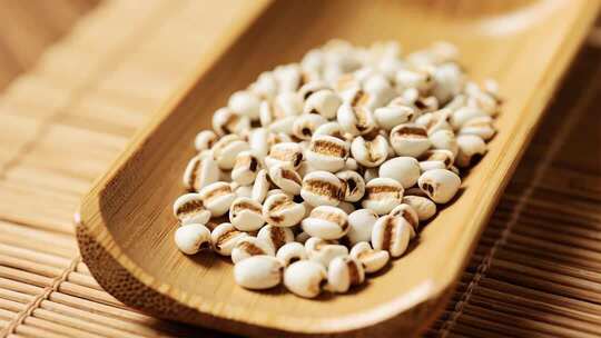 木勺中薏仁特写