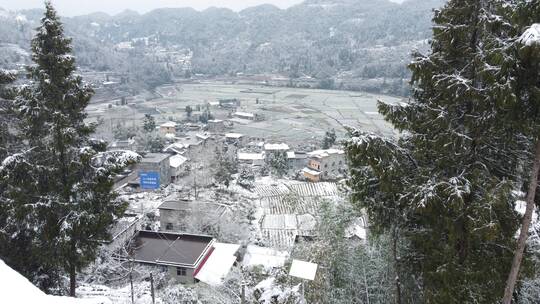 航拍大山农村风景