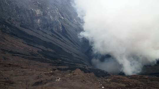 活火山冒烟