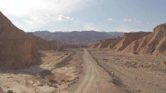 新疆库尔勒峡谷