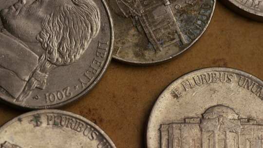 旋转股票镜头拍摄的美国镍币（硬币-0.05美元）-MONEY 0201视频素材模板下载