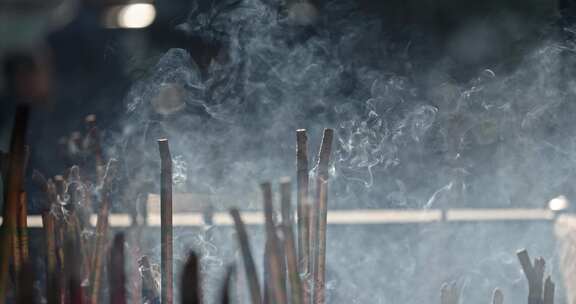 寺庙佛堂香火线香烟雾缭绕烧香祈福宁静祥和