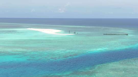 西沙群岛白色珊瑚海滩玻璃海实拍航拍4K