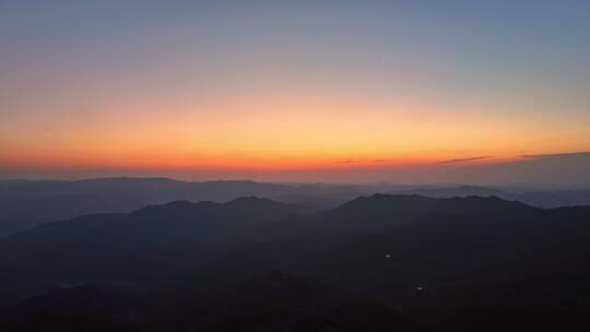 航拍山顶日出