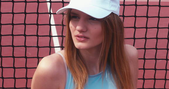 网球女孩的面部特写