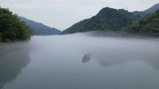 湖南郴州雾漫小东江风光航拍4k