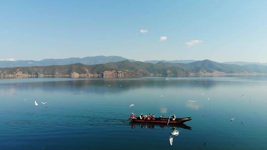 航拍西昌泸沽湖旅拍游客美景
