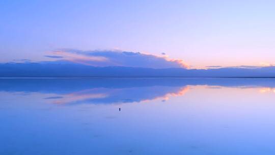 青海茶卡盐湖景区湖光山色夕阳晚霞彩云风光