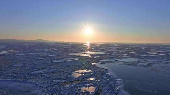 辽宁大连排石景观 海冰  礁石 寒冷