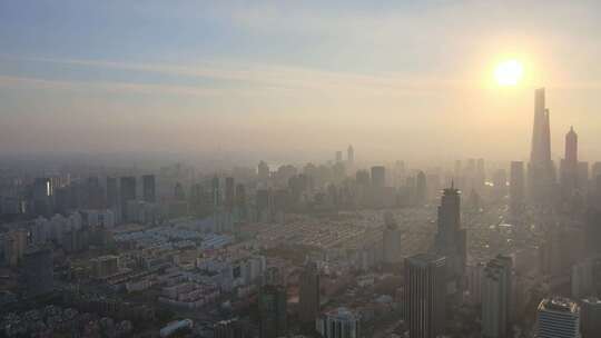 夕阳下的城市风景，上海天际线