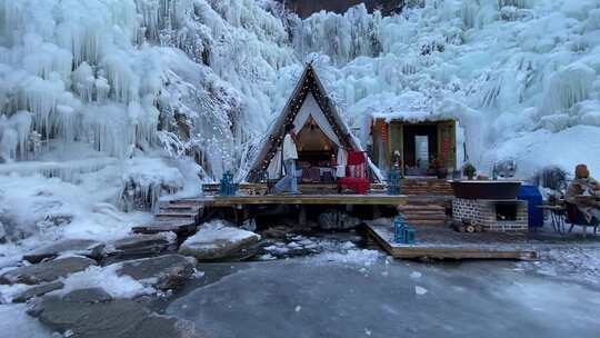 济南南部山区九如山，冰瀑成型冰天雪地