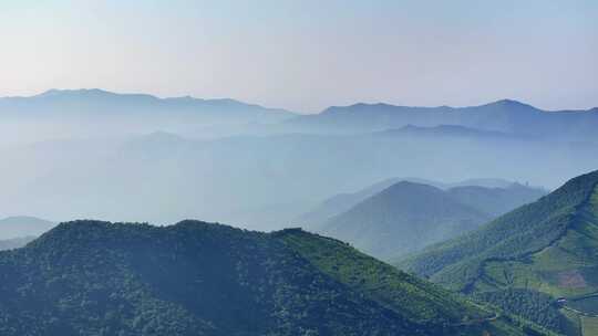 长焦航拍清晨日出群山青山万重山平流雾云海