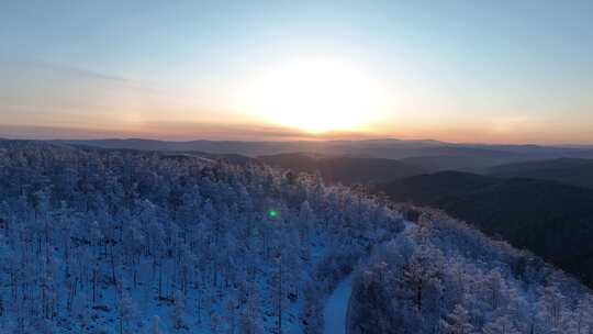 航拍大兴安岭林海雪原日落