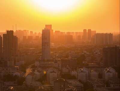 城市日落夕阳居民楼