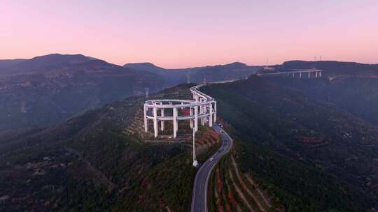 太原天龙山网红公路桥