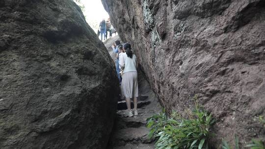 杭州西湖宝石山上的石板路