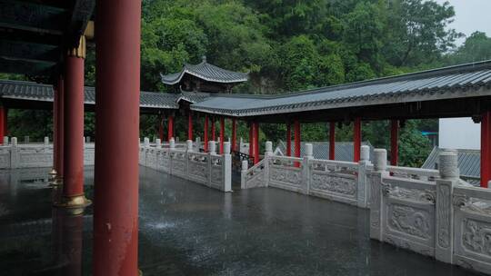 柳州文庙中式庭院古建筑雨景雨季大雨暴雨