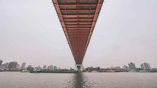 上海南埔大桥底与江上船舶延时摄影
