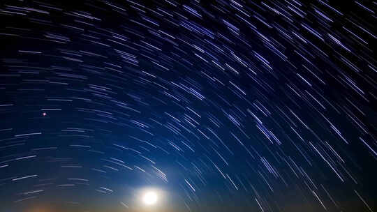 星空轨迹延时摄影