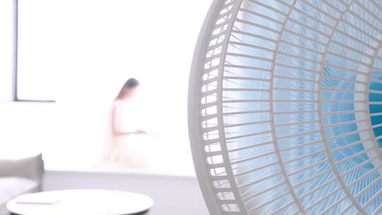 风扇吹风