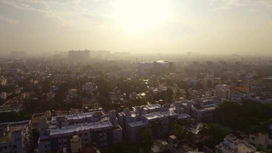 印度钦奈市清晨日出的无人机拍摄