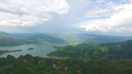 森林大自然流水风景树林山水自然山山川