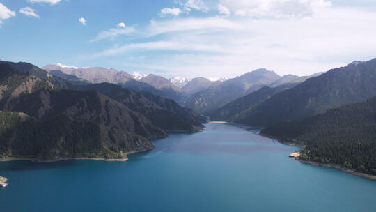 航拍新疆5A级旅游景区天山天池自然风光视频素材模板下载