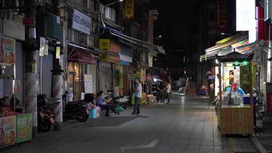 夜晚人文街景烟火气息市井生活江门街道骑楼