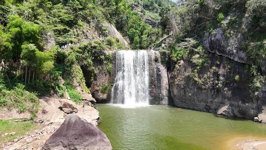 航拍福建泰宁大金湖天迹水帘景区