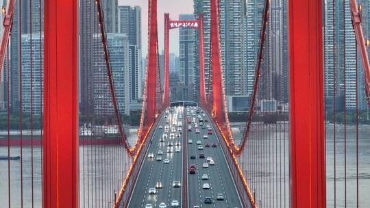 武汉鹦鹉洲长江大桥上升下摇镜头，2022最新