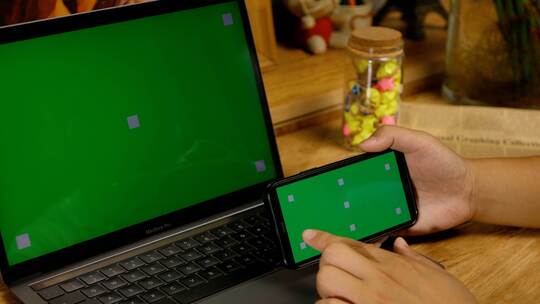 绿屏手机电脑可替换 绿幕抠像 横屏视频素材模板下载