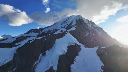 航拍四川甘孜贡嘎山区燕子沟雪山风光