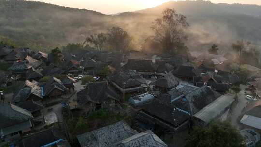 鸟瞰普洱景迈山翁基古寨民居清晨视频素材模板下载