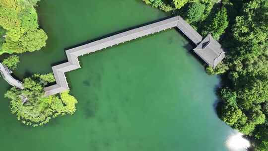杭州西湖景区浴鹄湾 霁虹桥