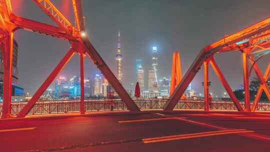 上海外白渡桥车流与陆家嘴高楼延时摄影