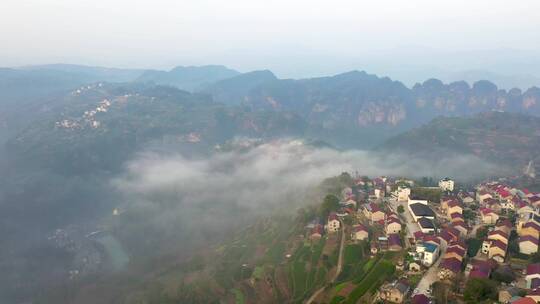 浙江绍兴新昌十九峰下岩贝航拍晨曦云海