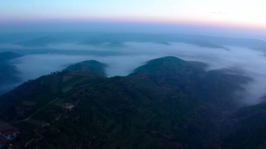 黄土高原晨雾笼罩整个沟壑视频素材模板下载