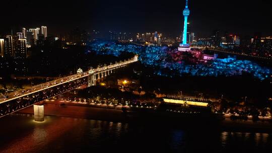 武汉长江大桥与龟山电视塔同框夜景航拍